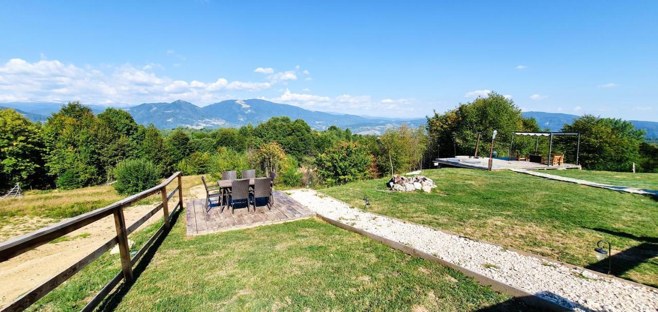 La Cabana, Corbeni Bagian luar foto