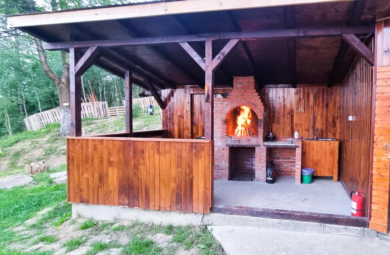 La Cabana, Corbeni Bagian luar foto